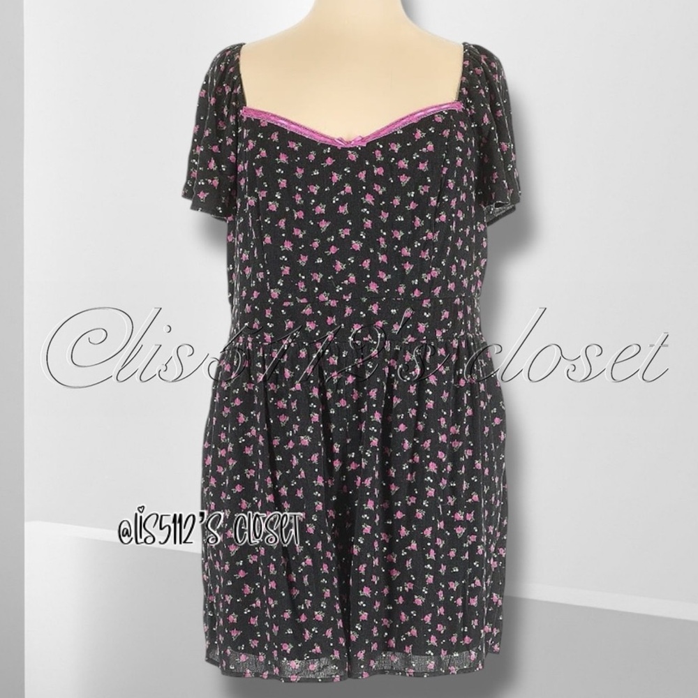 Torrid x Betsey Johnson Rosebud Roses Floral Gauze Romper 2X 18 20 - Picture 3 of 15